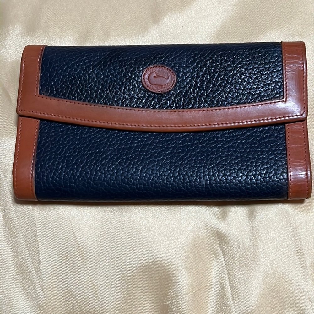 Vintage Dooney and Bourke Wallet
